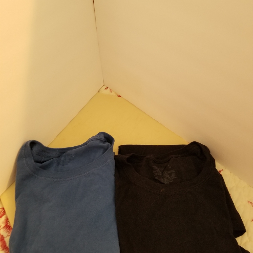 Fruit of the Loom Mens Short Sleeve Tees - Black & Blue Set. Lot 354 - Picture 2 of 4